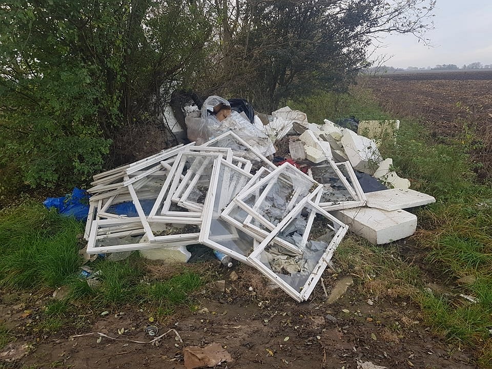 Több mint negyven helyről szállítják el az illegálisan lerakott hulladékot Székesfehérváron